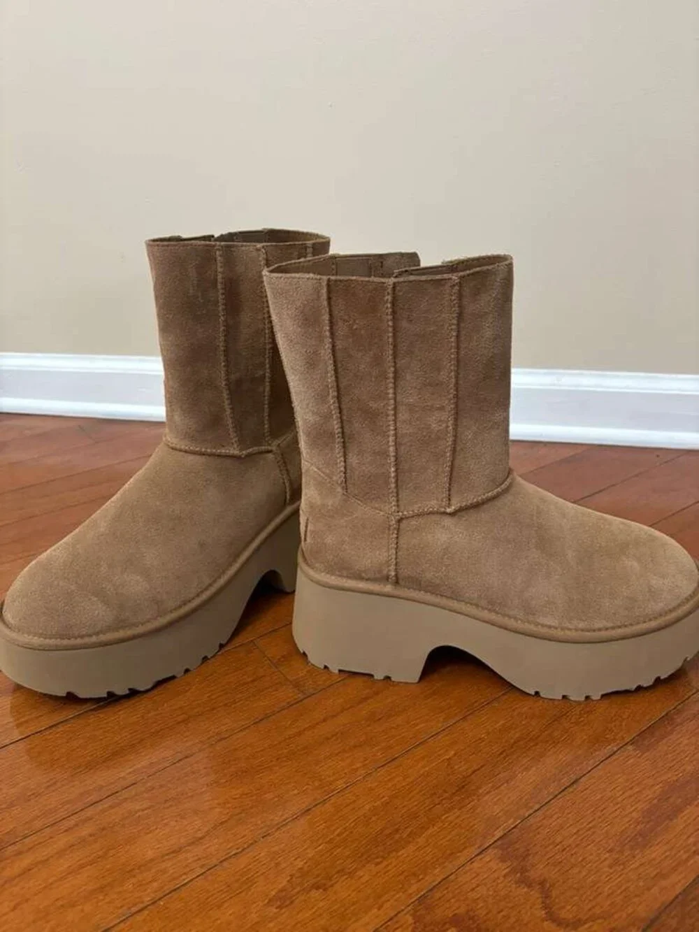 UGG women classic